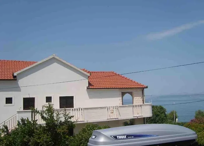 Guest house Apartments And Rooms By The Sea Sutivan, Brac - 2943 Sutivan
